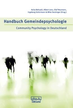 Das Bild zeigt den Deckel des Handbuches Gemeindepsychologie. Die Autoren sind verzeichnet und Menschen die sich in einem Raum bewegen.