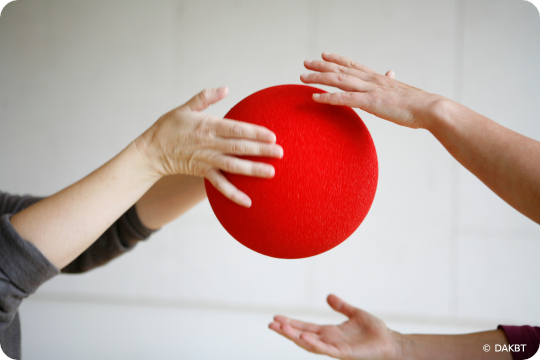 Hände mit Ball