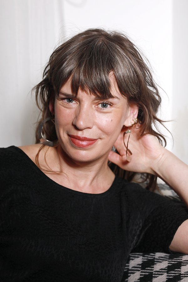 Porträt von Claudia Hövener