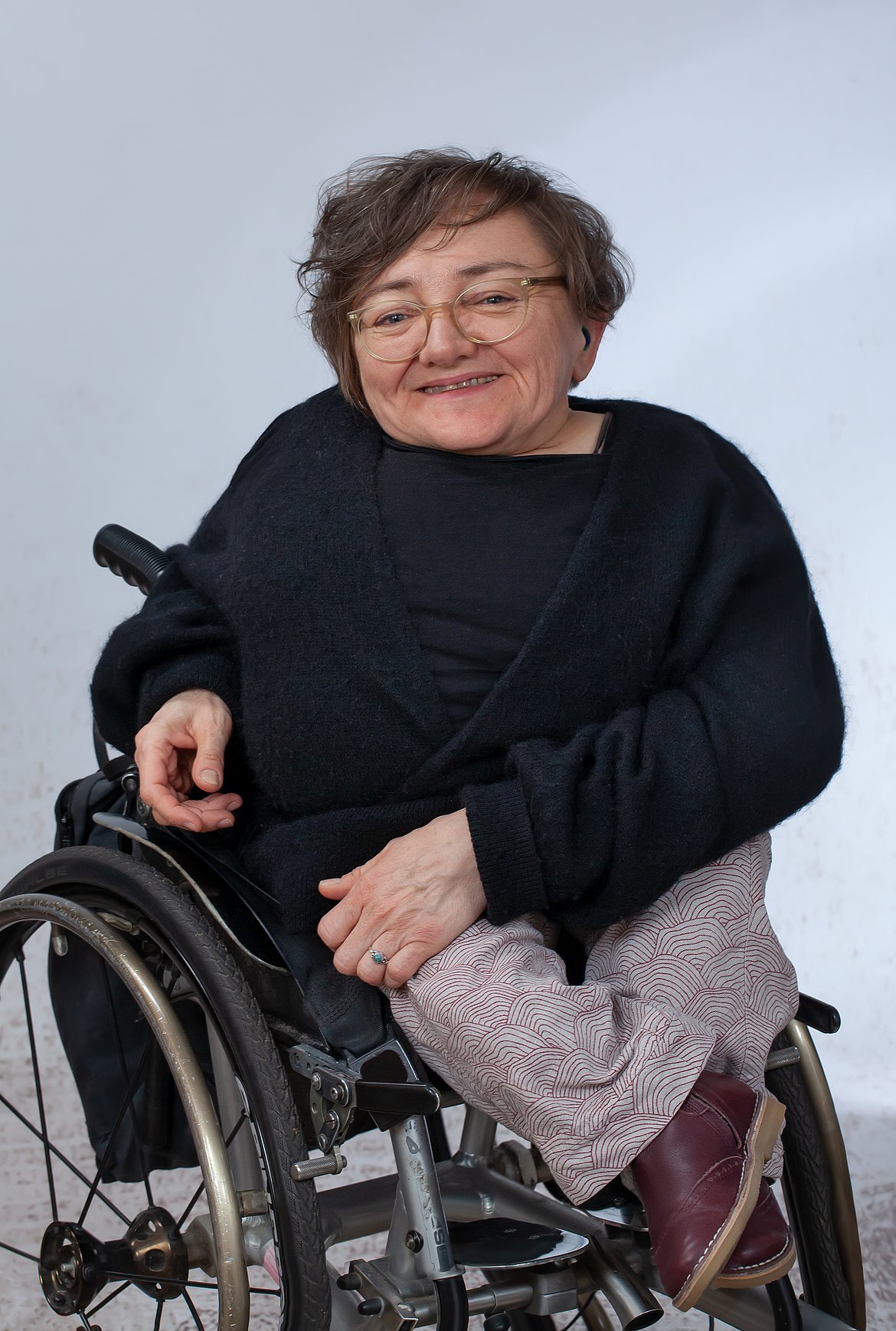 Rebecca Maskos mit Rollstuhl