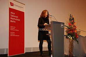 Carola Opitz-Wiemers am Rednerpult