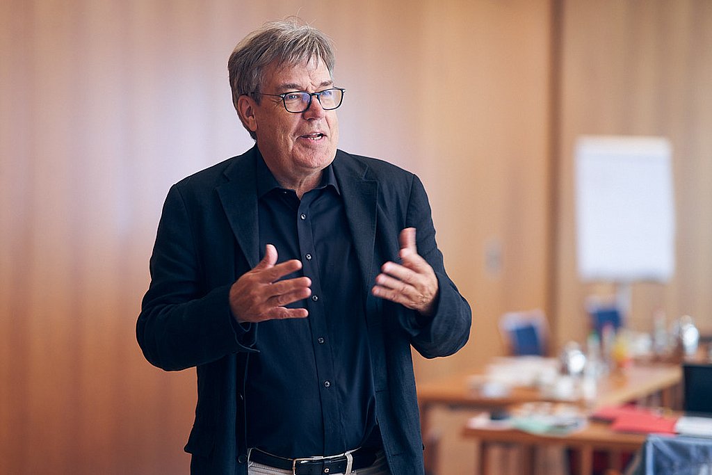 Bild von Jann Bruns, gestikulierend