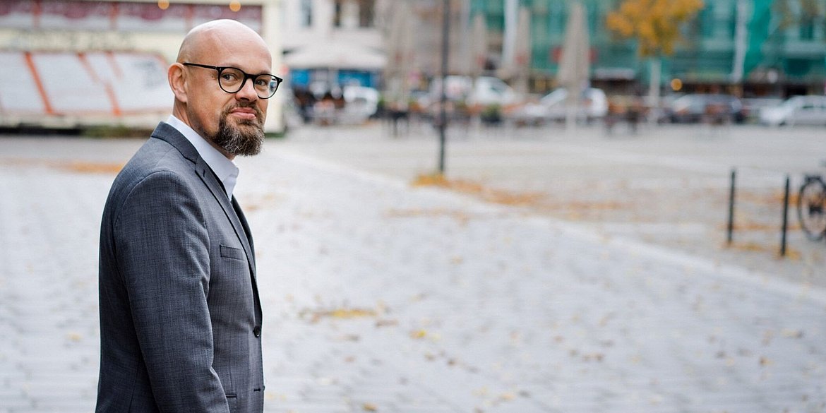 Portraitfoto Tobias Schulze