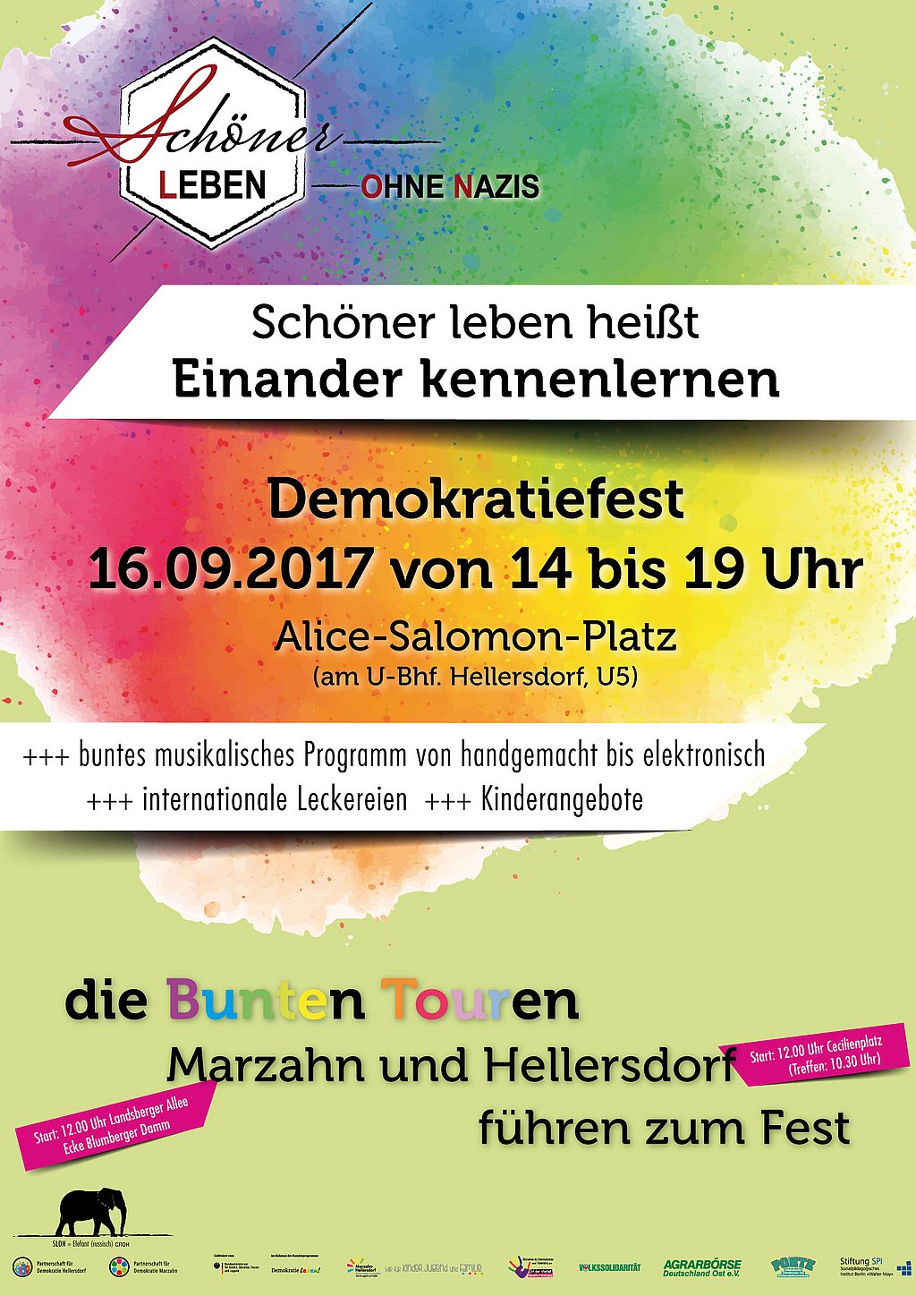 Plakat des Festes der Demokratie. Es ist ein Plakat mit Regenbogenfarbenen Klecksen, auf denen die Information zu dem Fest steht.