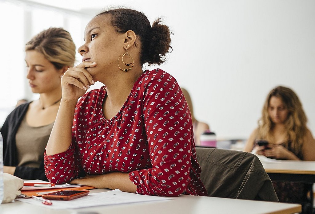 Studentinnen im Seminarraum