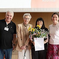 Gruppenfoto im Audimax der ASH Berlin von Heinz Stapf-Fine, Christiane Müller-Wichmann, Clo Catalan und Bettina Völter