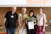 Gruppenfoto im Audimax der ASH Berlin von Heinz Stapf-Fine, Christiane Müller-Wichmann, Clo Catalan und Bettina Völter