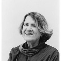 Ein Portraitfoto von Prof. Dr. Silvia Staub-Bernasconi aus dem Jahr 2000