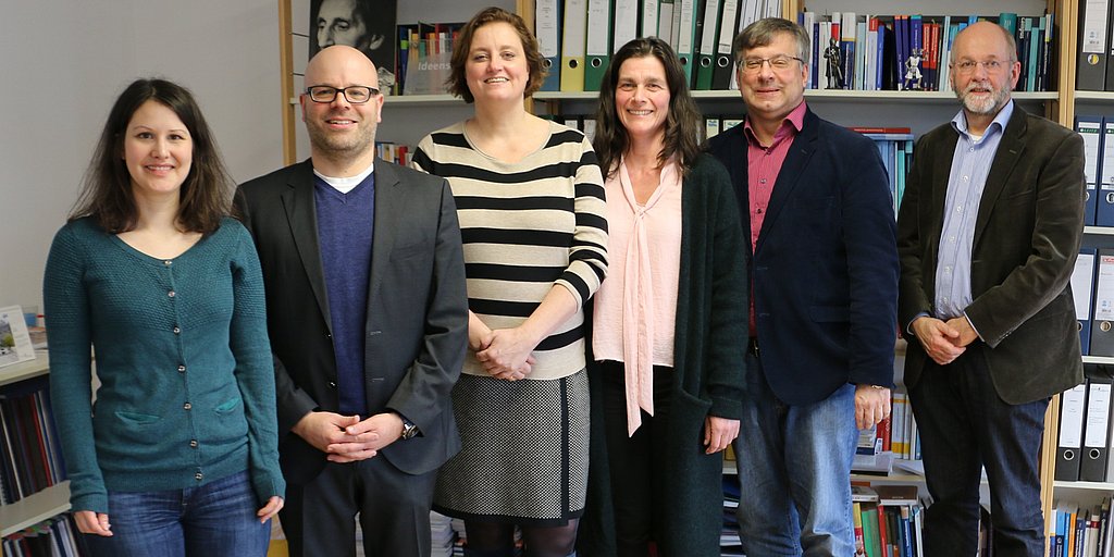 Foto, das Dr. Ina Czyborra (3. von links) zu Besuch im Rektorat der ASH Berlin zeigt.