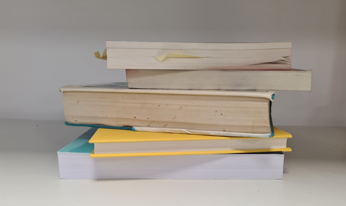 ein Stapel Bücher