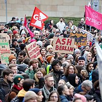 Menschen bei Demonstration