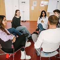 Studierende tauschen sich aus