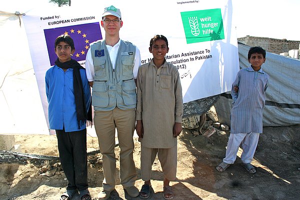 David Wehinger in Pakistan nach der Flutkatastrophe 2010