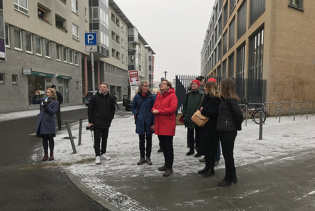 ASH-Prorektorin Prof. Dr. Gesine Bär im Gespräch mit Bundesbauministerin Klara Geywitz