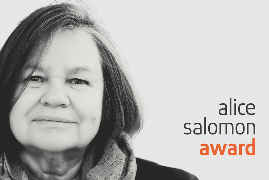 Portrait von Anna Csongor, stilisiet, daneben der Schriftzug "Alice Salomon Award"