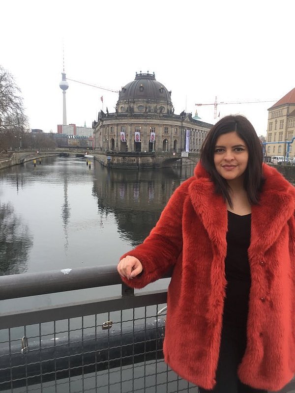 Juliana from Colombia in front of the Museum Island in Berlin 
