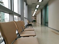 Foto eines Leeren Flurs in einem Krankenhaus