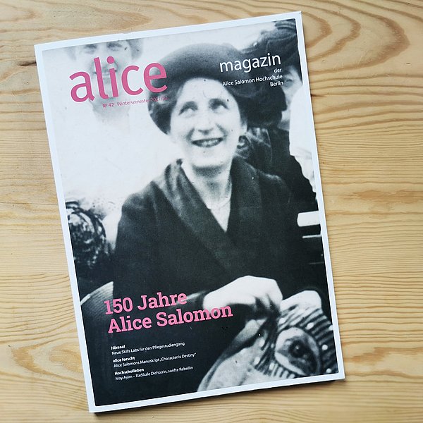 [Translate to Englisch:] Cover des alice-Magazins 42