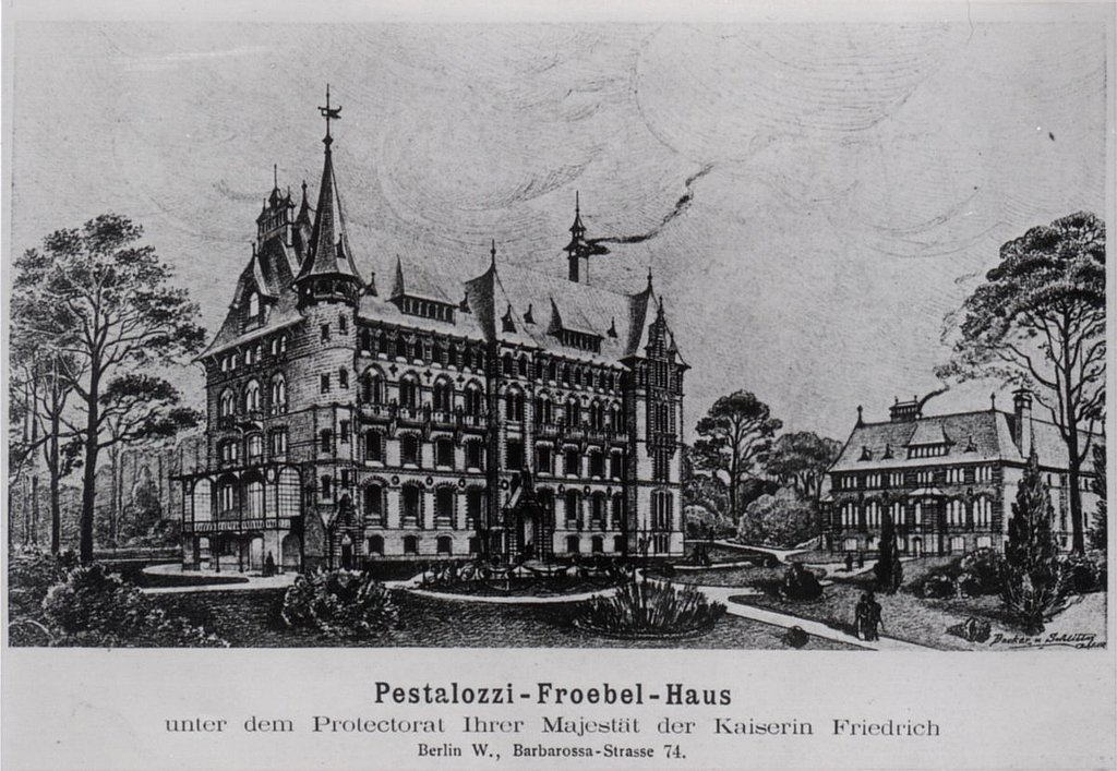Das Bild zeigt eine alte schwarz/weiß Zeichnung des Pestalozzi-Fröbel-Hauses.