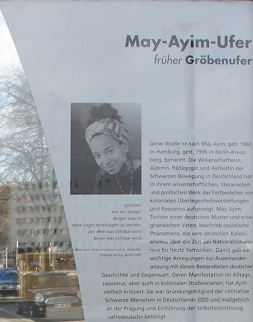 Abbildung der Gedenktafel für May Ayim in Kreuzberg