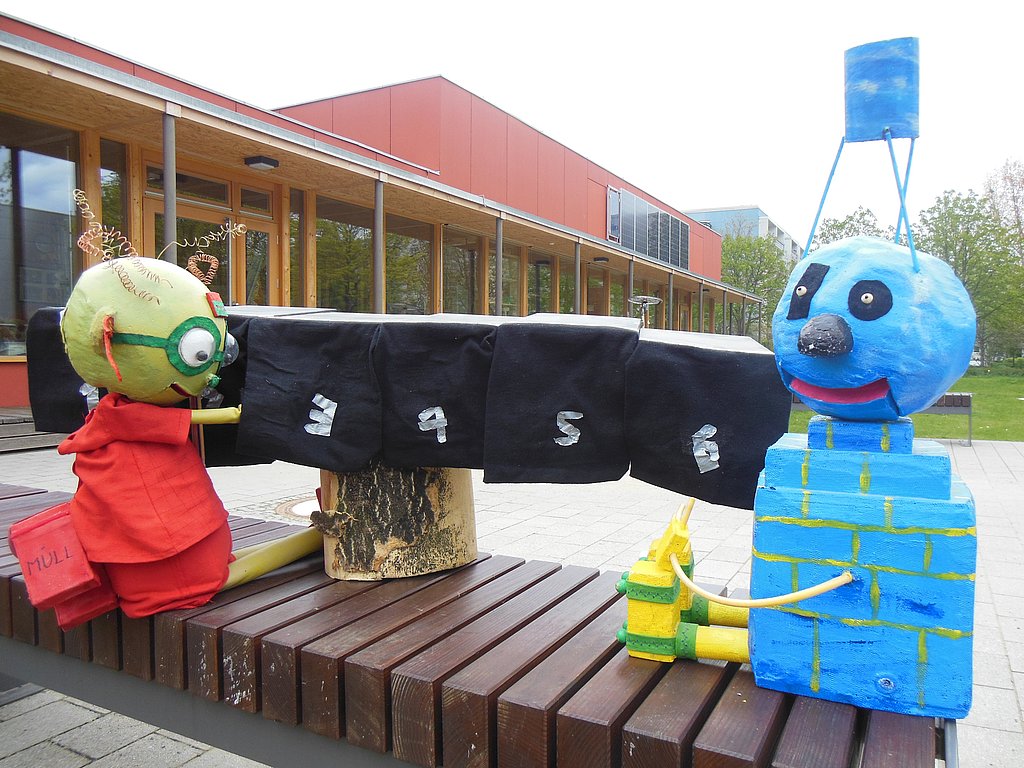 Die Maskottchen des Kinderforscherzentrums Helleum