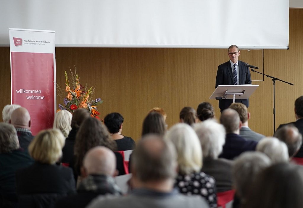 Michael Müller beim Festakt 20 Jahre ASH Berlin in Marzahn-Hellersdorf